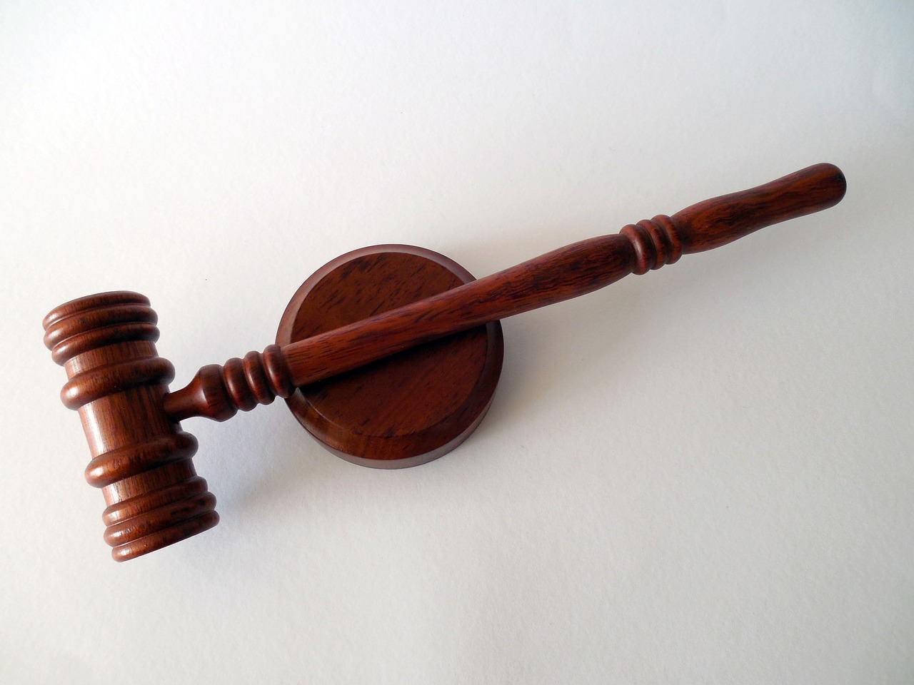 Qui paie le mandataire en cas de liquidation judiciaire : procédures