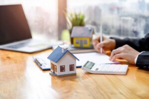 Assurance emprunteur : astuces efficaces pour alléger votre budget