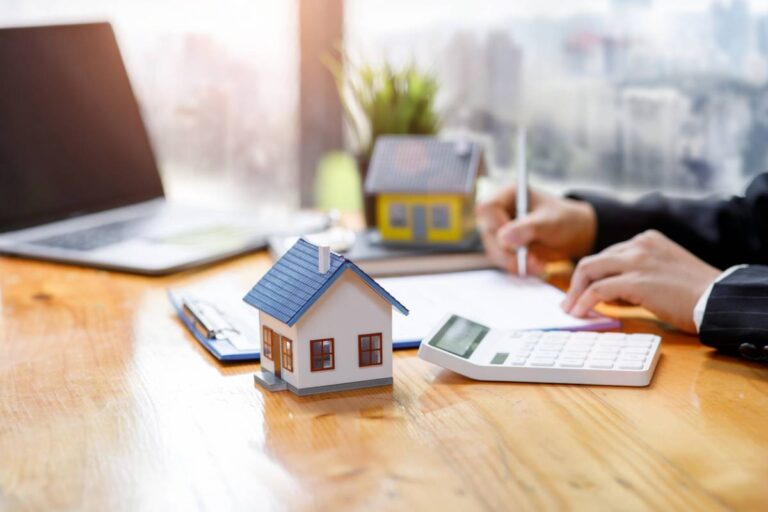 Assurance emprunteur : astuces efficaces pour alléger votre budget