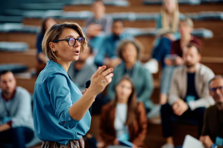 Comment affronter votre peur de parler en public ?