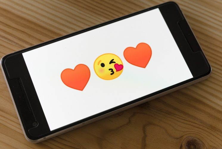 Le_rôle_croissant_des_émojis_en_communication_digitale